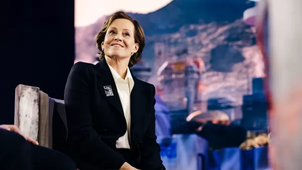 Sigourney Weaver和Grogu